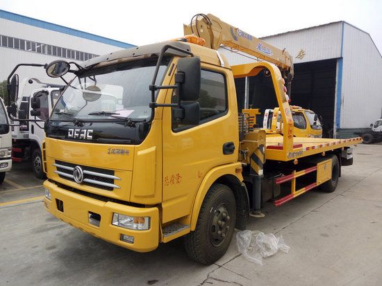 東風(fēng)多利卡國(guó)五一拖二清障車(帶吊機(jī))