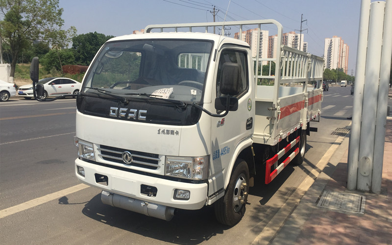 東風(fēng)多利卡4.1米(藍(lán)牌)氣瓶車(chē)